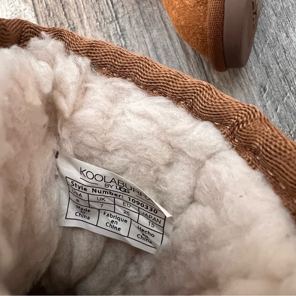 Koolaburra by UGG Victoria Short Winter Boots bow Brown fur Girls Size 8 NWT - Picture 3 of 13